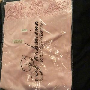 Long beautiful pashmina scarf 🧣